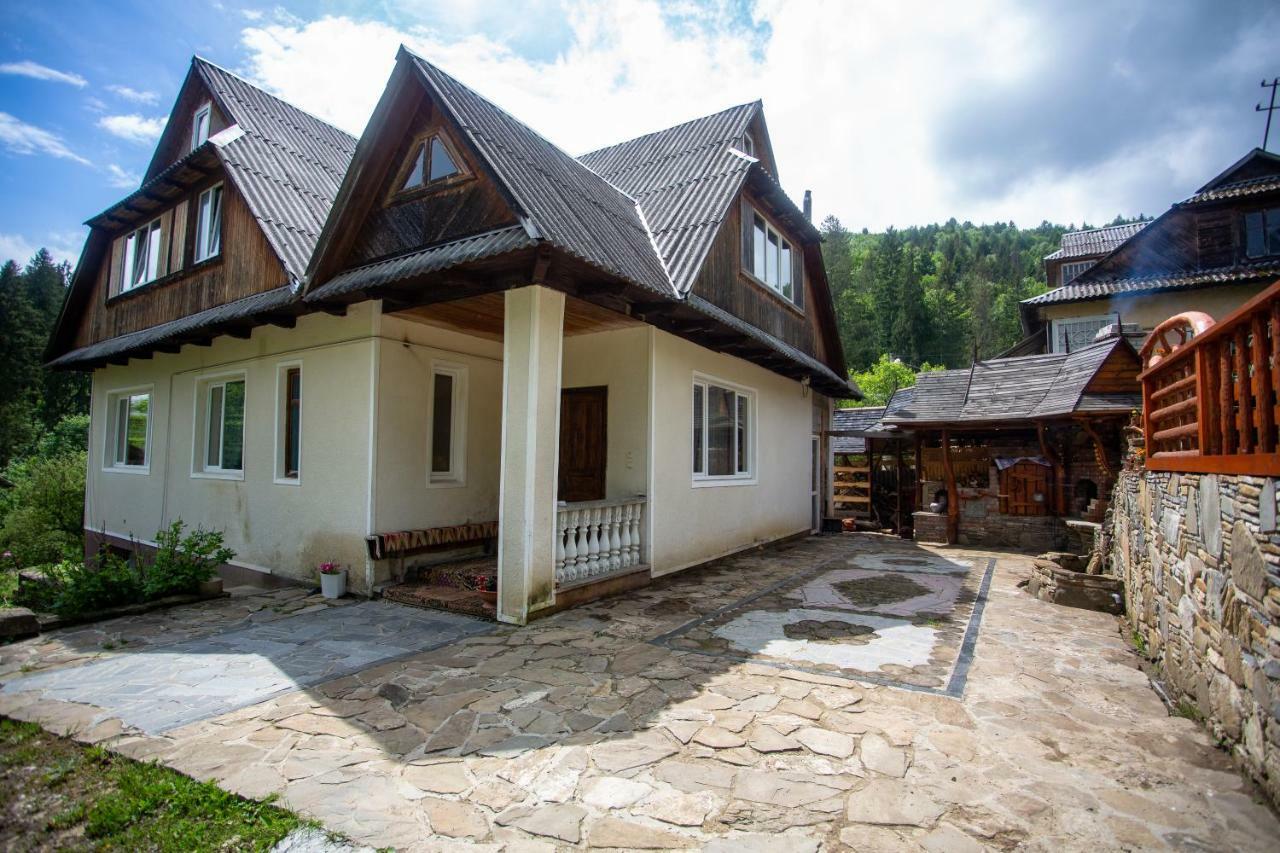 Hotel Сервус Guest Yaremche Exterior foto