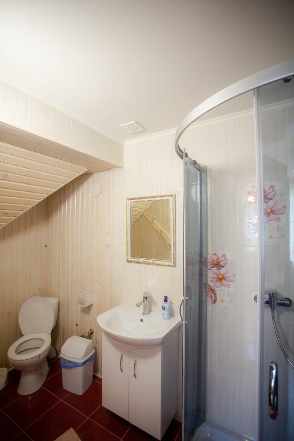 Hotel Сервус Guest Yaremche Exterior foto
