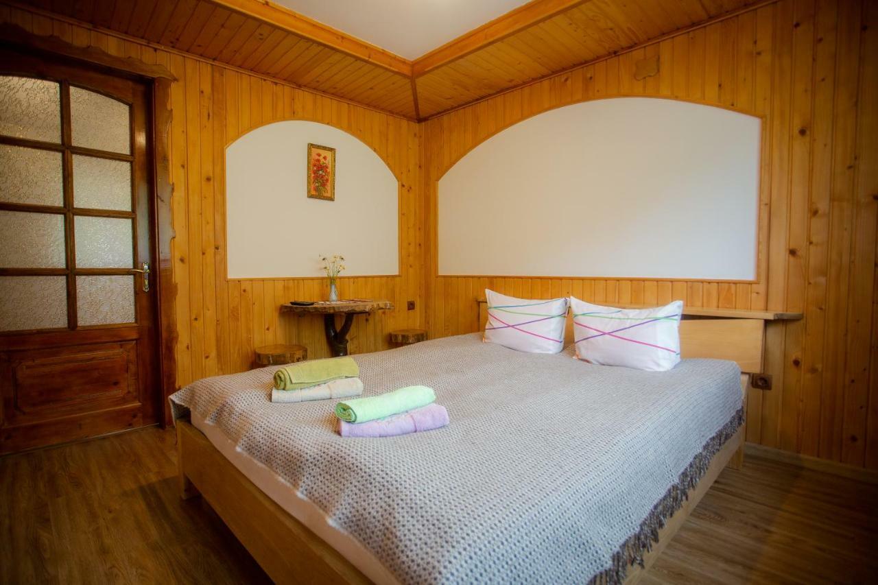 Hotel Сервус Guest Yaremche Exterior foto