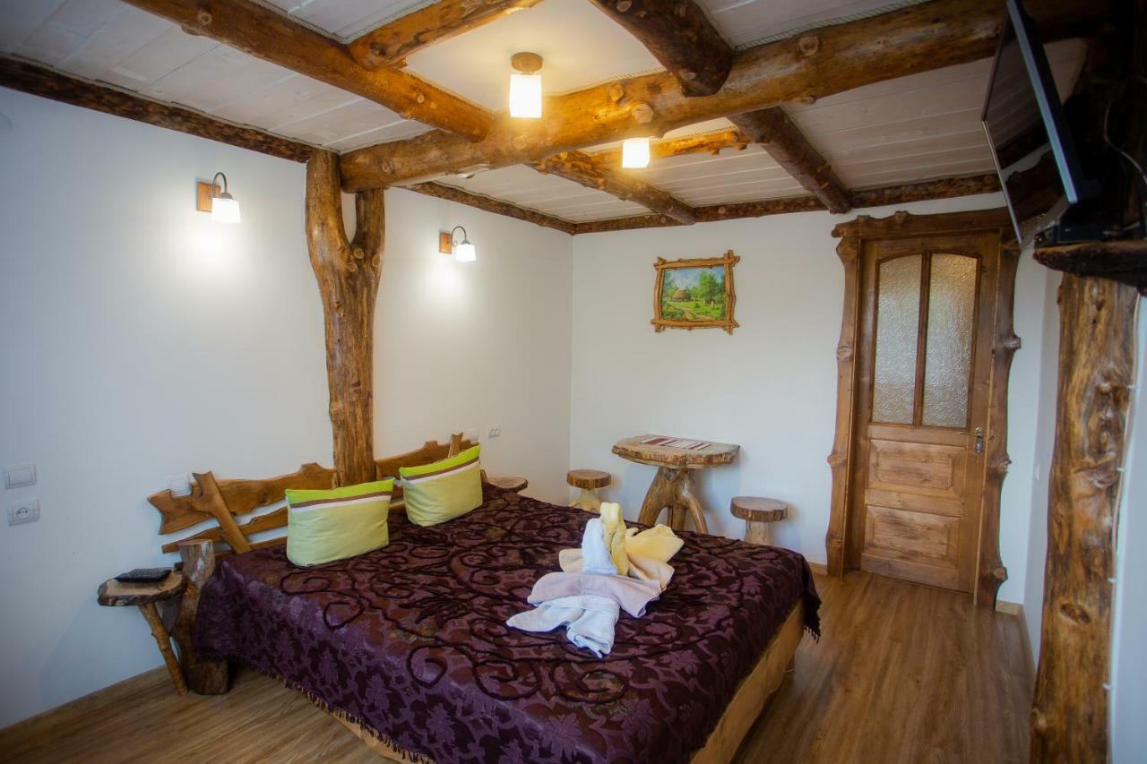 Hotel Сервус Guest Yaremche Exterior foto