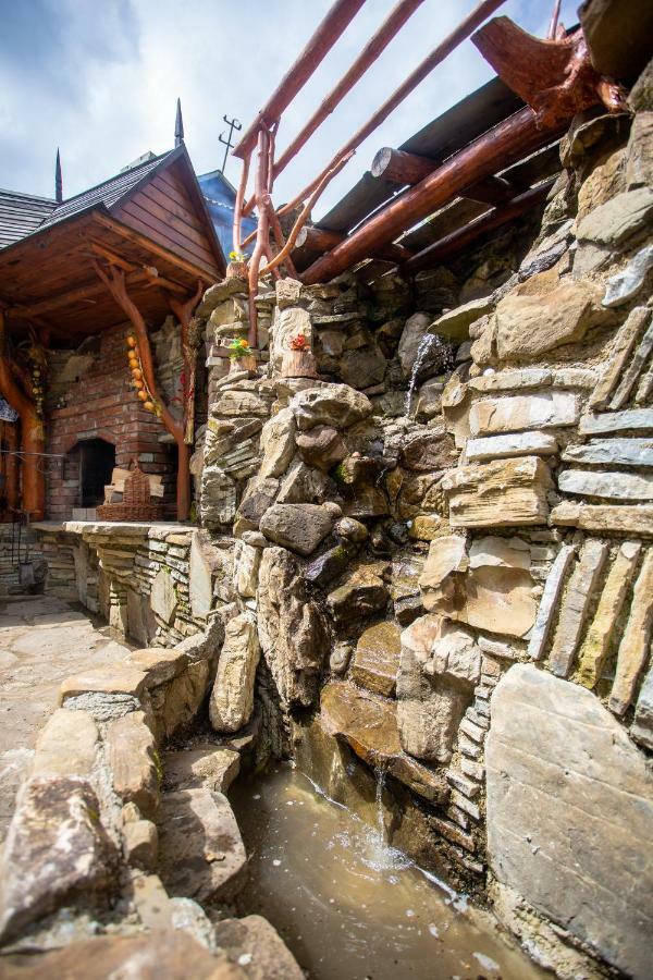 Hotel Сервус Guest Yaremche Exterior foto