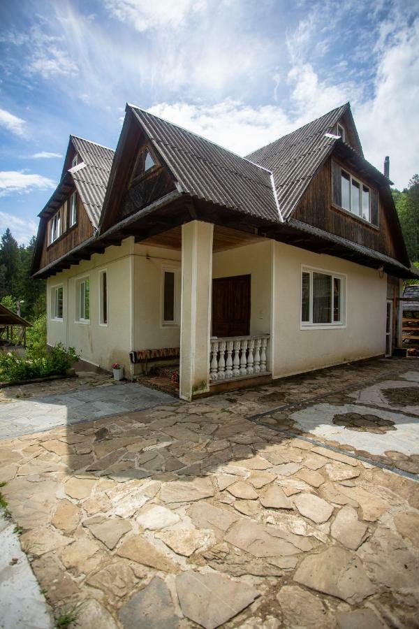 Hotel Сервус Guest Yaremche Exterior foto